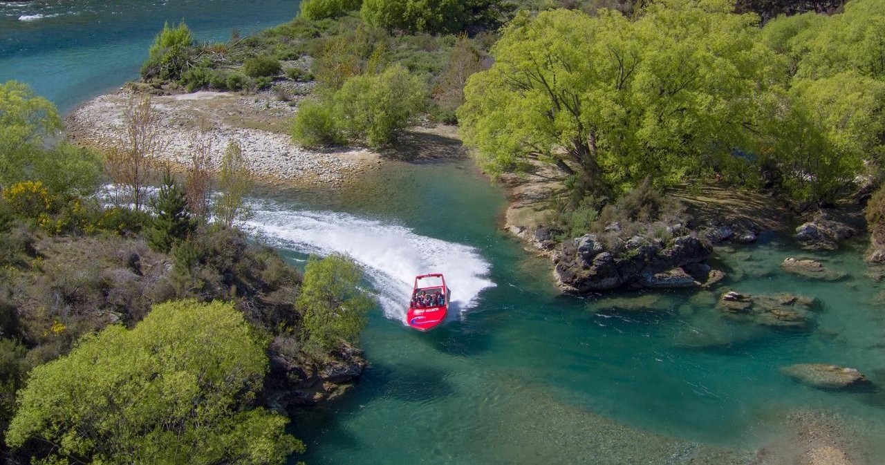 New Zealand Speed Boat Tours: Adrenaline, Canyons & Historic Steamship Cruises