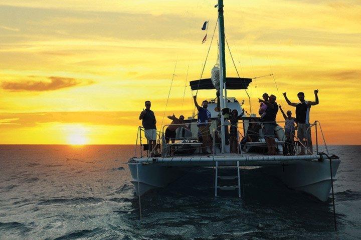 Honolulu Boat Tours: Sunset Cruises, Whale Watching & Pearl Harbor