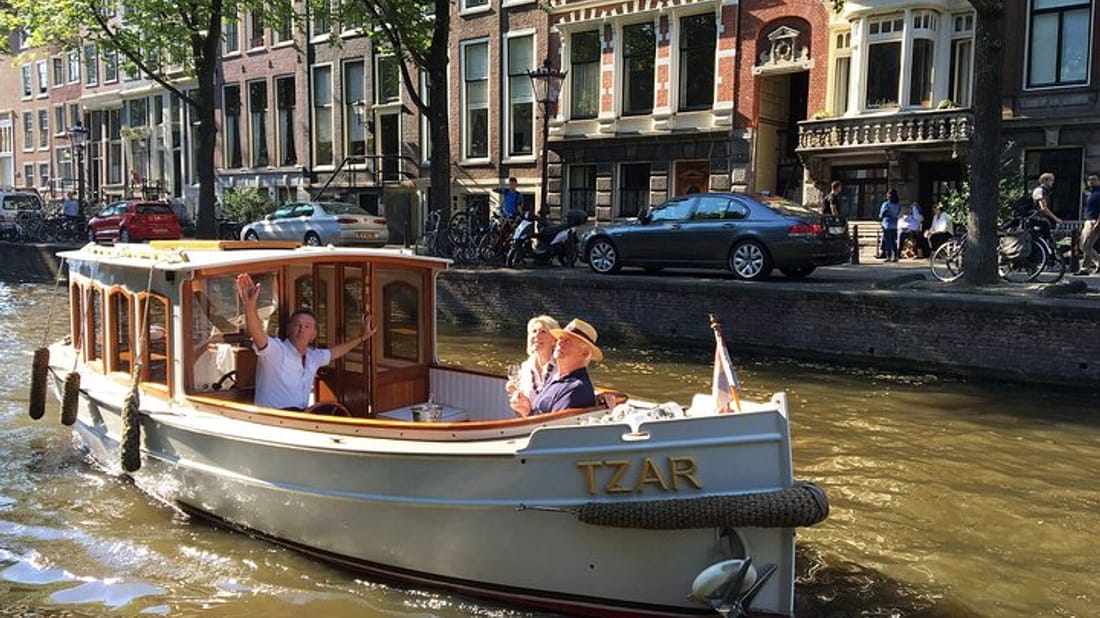 2 hours Private Boat Tour in Amsterdam with welcome drink