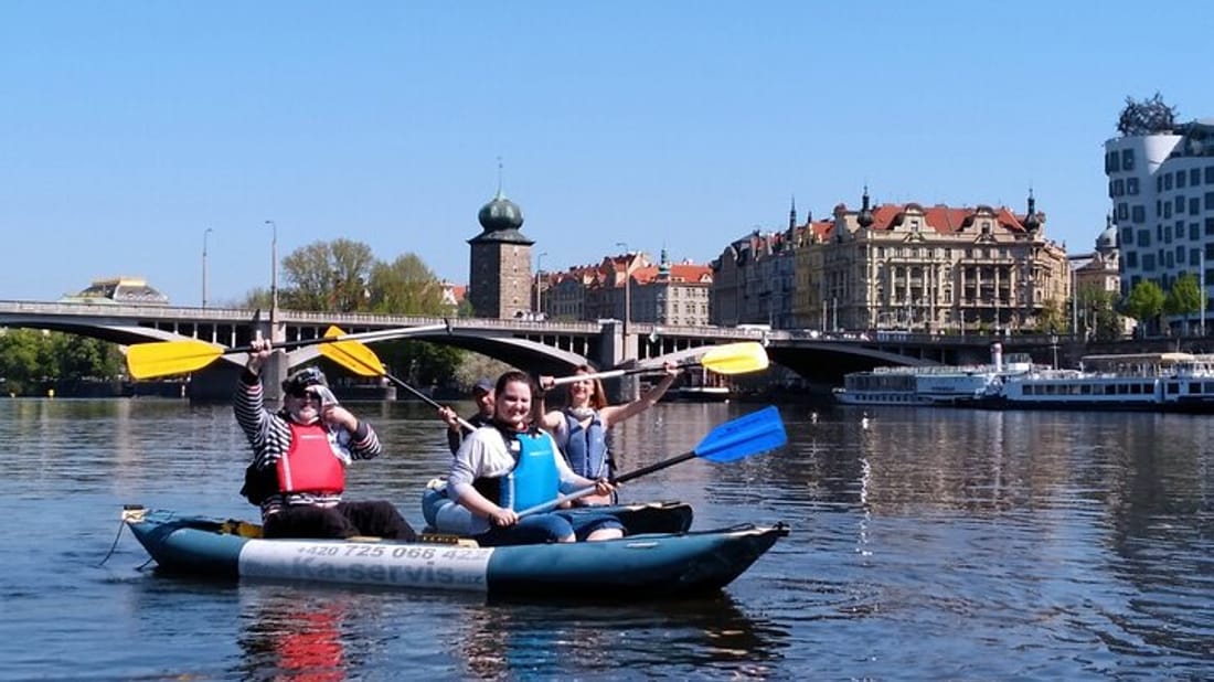 Canoe Prague – Paddle into Fun!